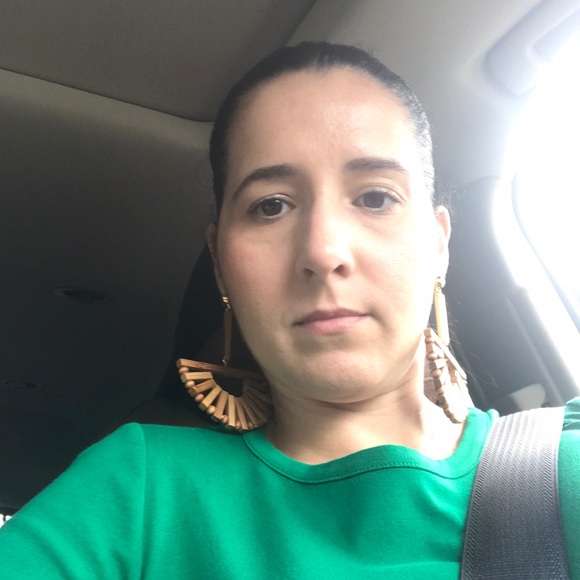 Meet your Posher, Sheila - Picture 1 of 1